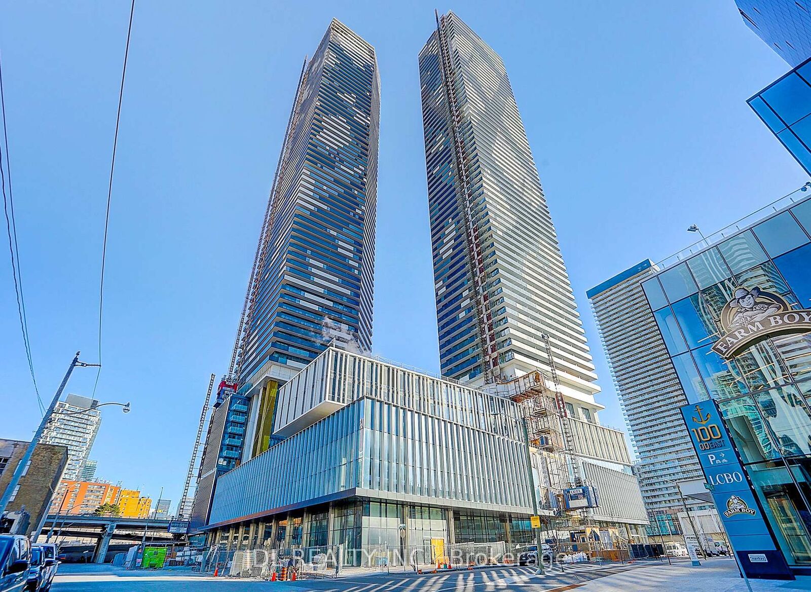 Property Photo: 138 Downes Street 5103 ON M5E 0E4