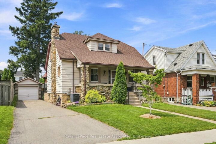 Property Photo: 96 Huxley Avenue S ON L8K 2P8