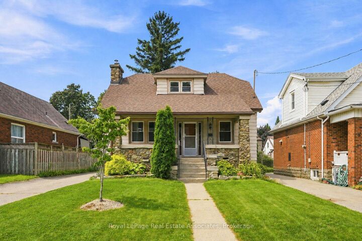 Property Photo: 96 Huxley Avenue S ON L8K 2P8