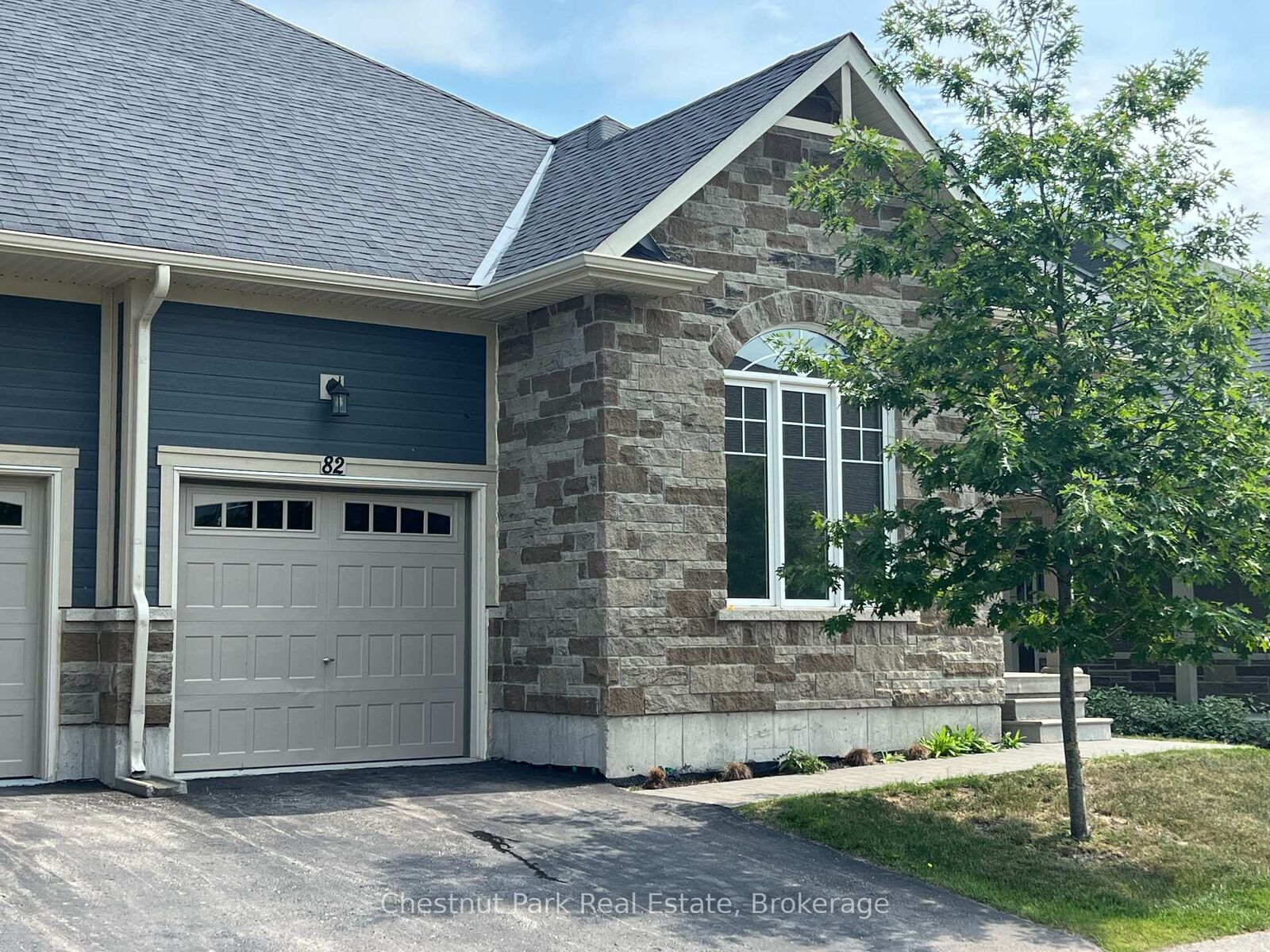 Property Photo:  82 Kari Crescent  ON L9Y 0Z7 