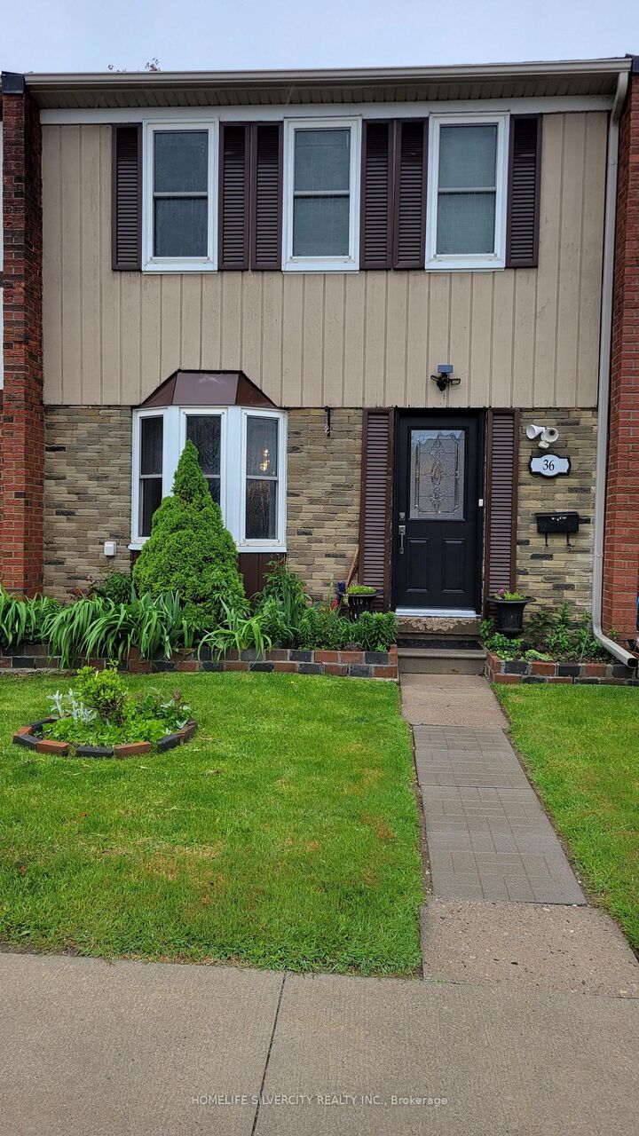 900 Central Park Drive 36 — photo 1