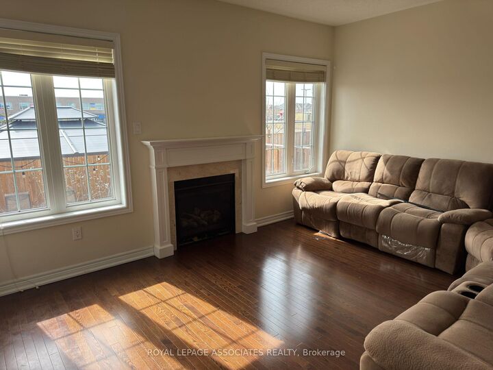Photo de la propriété:  75 Meltwater Crescent Upper Lv  ON L6P 3W6 