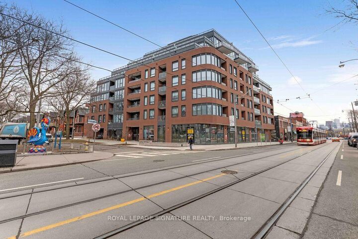 Property Photo: 5 Lakeview Avenue 703 ON M6J 0H3