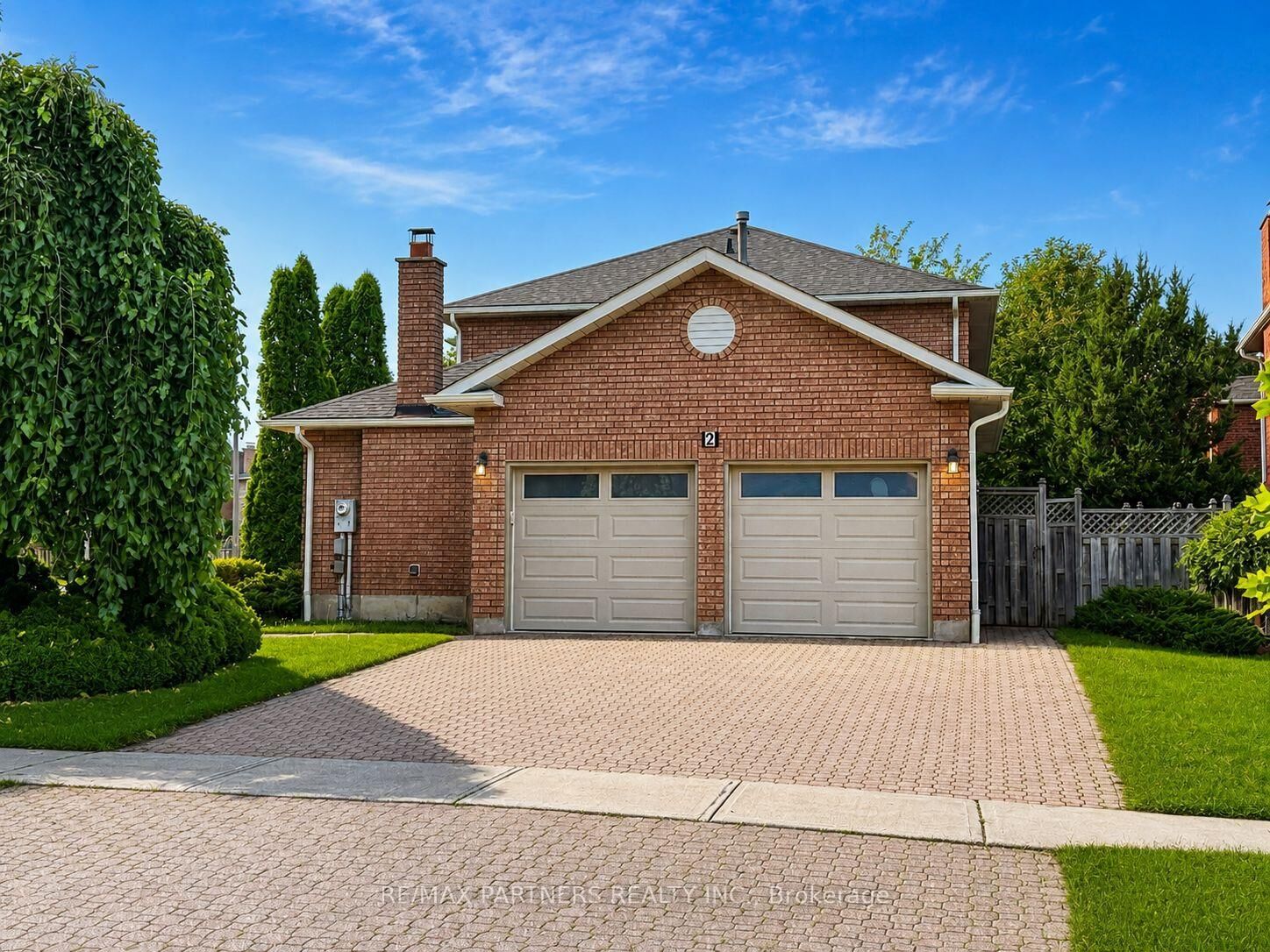 Property Photo: 2 Glenhurst Road ON L4B 2C9