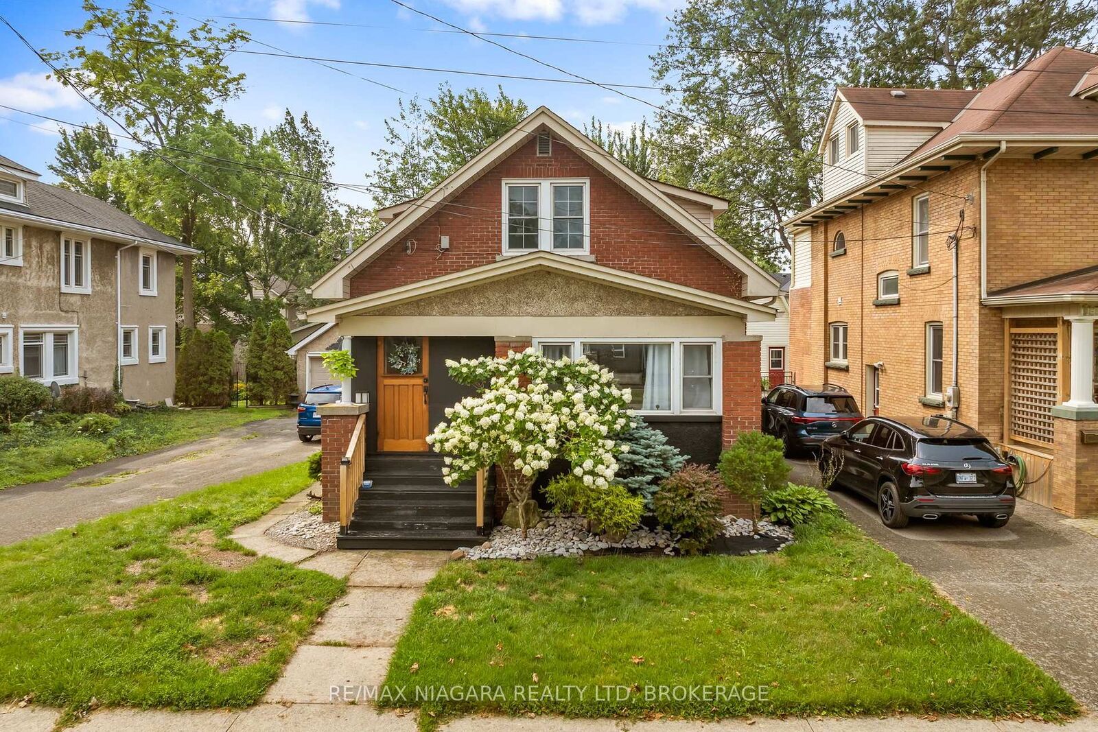 Property Photo: 214 Kent Street ON L3K 3A1