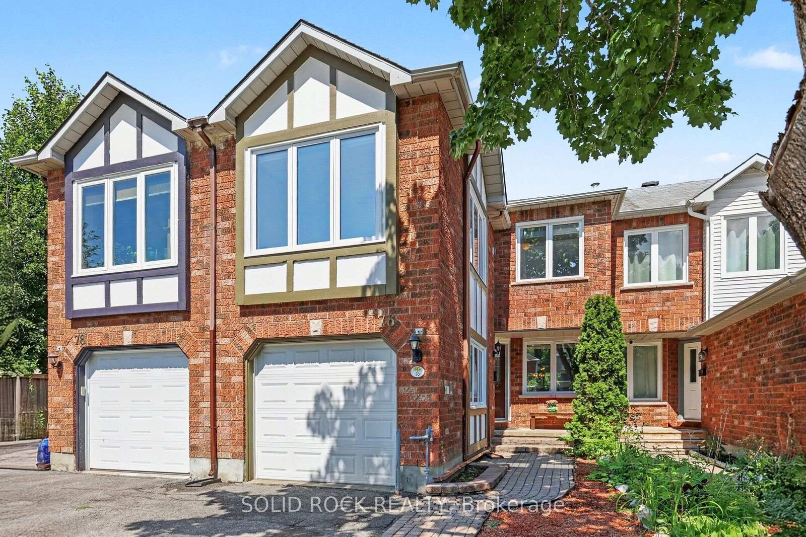 Property Photo:  76 Grenadier Way  ON K2J 4L5 