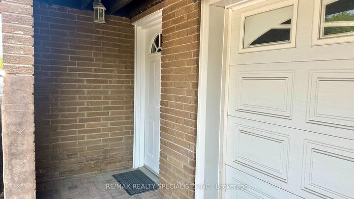 Property Photo:  2984 Windjammer Road  ON L5L 1S7 