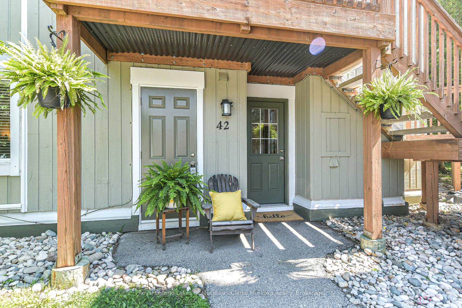 Property Photo:  19 Dawson Drive 42  ON L9Y 5B4 