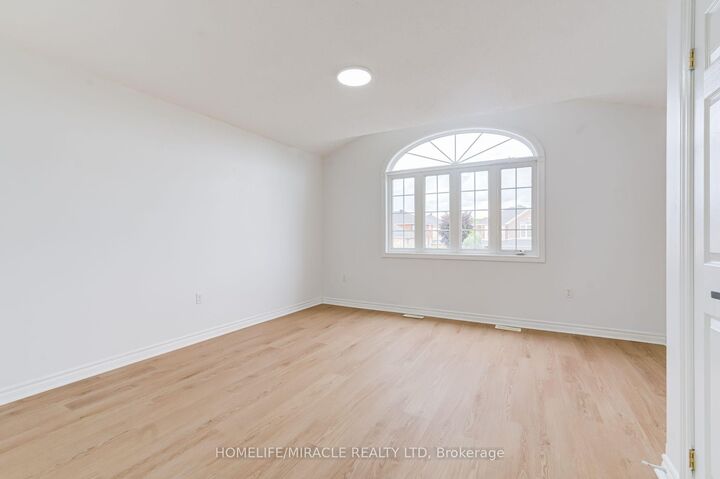 Property Photo: 7 Empire Drive ON L4N 0Y9