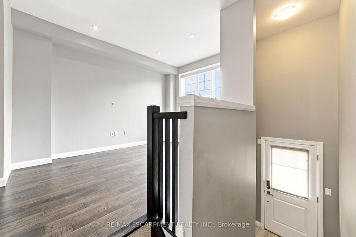 Property Photo:  1169 Garner Road E 86  ON L8K 3K9 