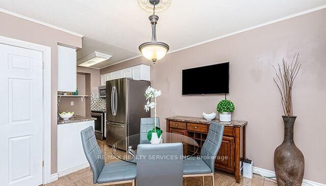 Property Photo:  20 Carleton Place 20  ON L6T 3Z4 