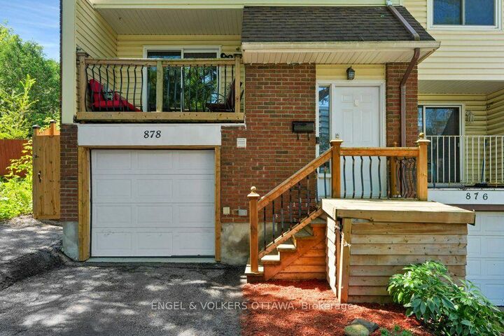 Property Photo: 878 Grenon Avenue ON K2B 6G3