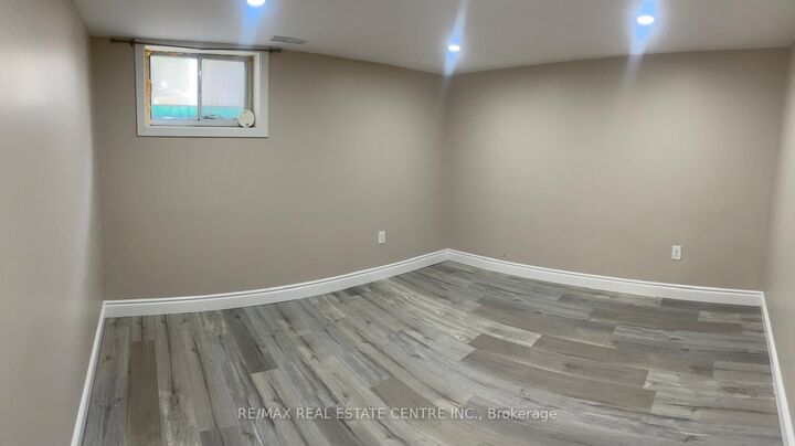 Property Photo: 41 Belleview Avenue Lower ON N2B 1G4