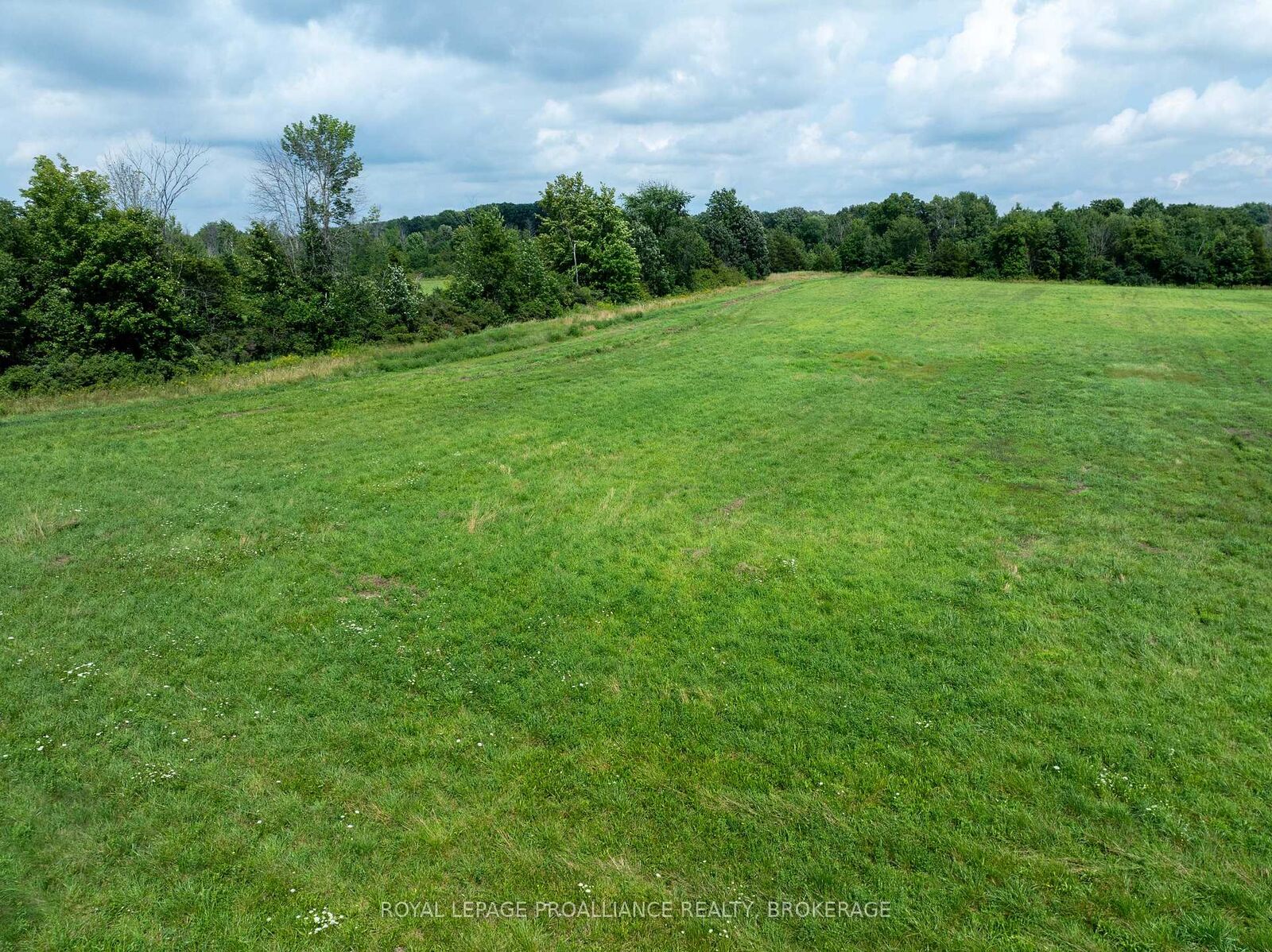 Property Photo: 113 Holton Road ON K0E 1L0