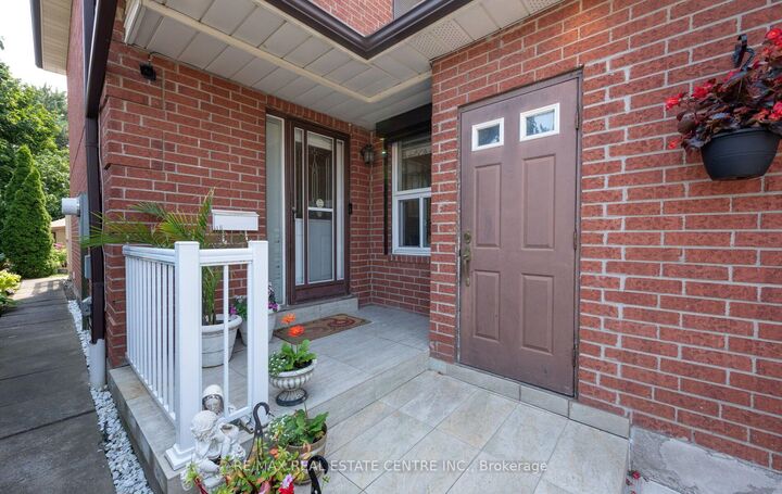 Property Photo:  4 Ecclestone Drive  ON L6X 3L6 