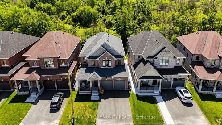 Property Photo: 32 Baycroft Boulevard ON L0M 1B5