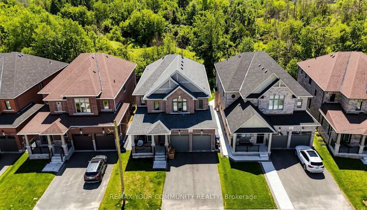 Property Photo: 32 Baycroft Boulevard ON L0M 1B5