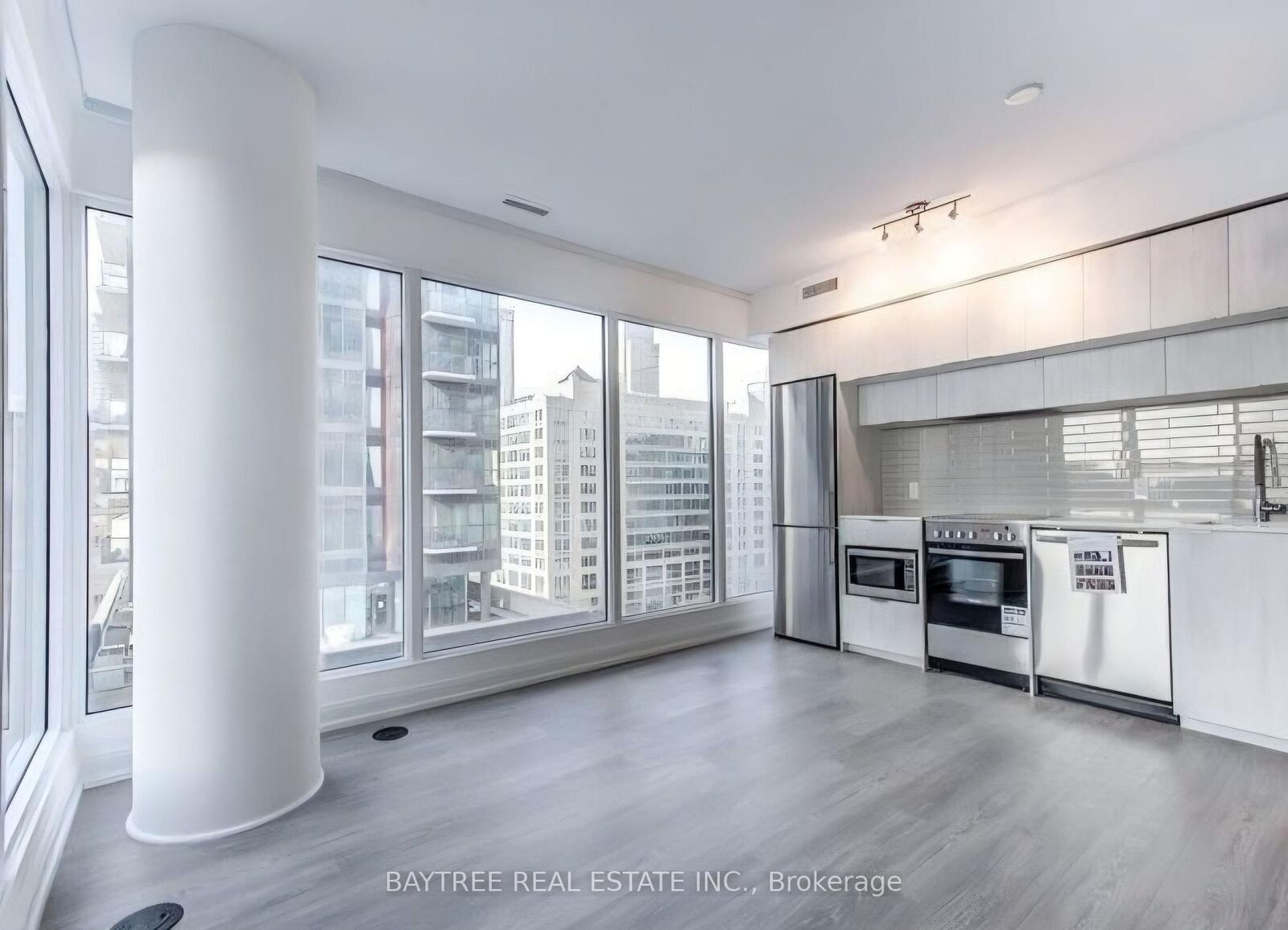 Property Photo:  181 Dundas Street E 2110  ON M5A 0N5 