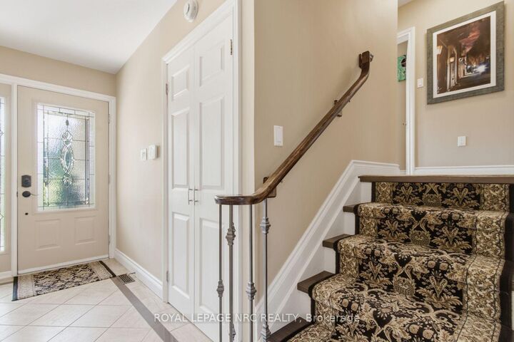 Property Photo: 7 King's Grant Court W ON L2N 2S2
