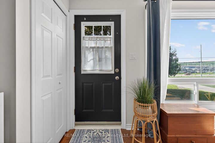 Property Photo:  1060 Harbourview Drive  ON L4R 5J4 