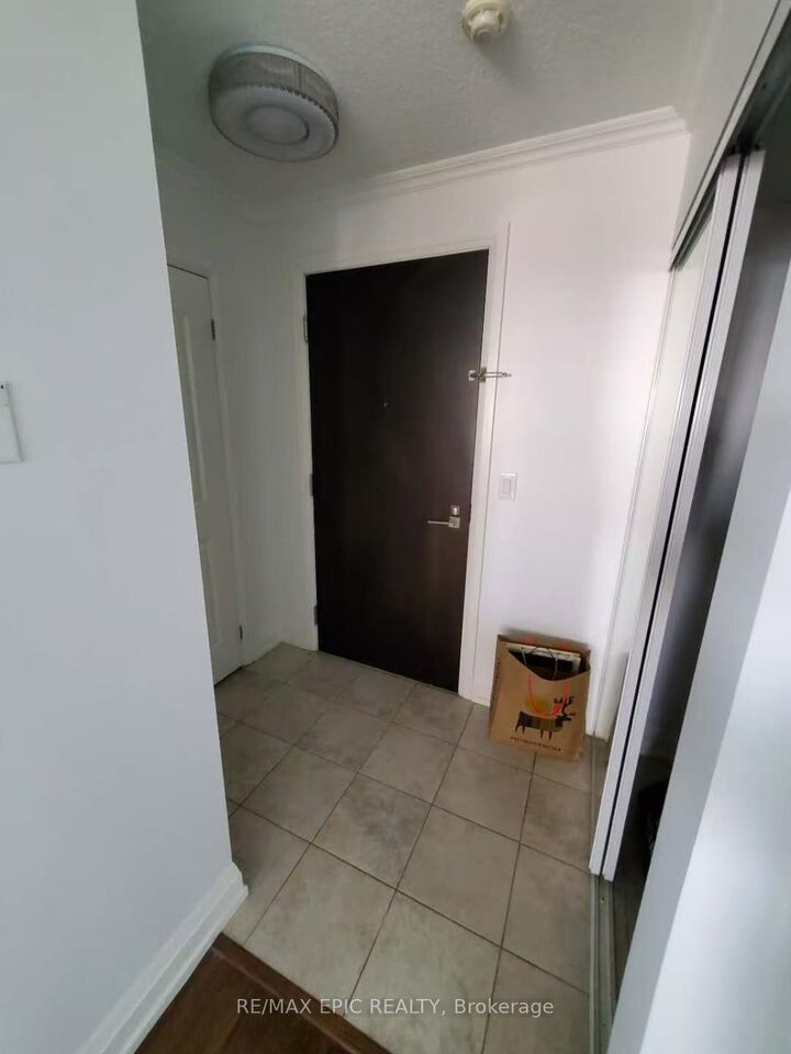 Property Photo:  1070 Sheppard Avenue W 1012  ON M3J 0G8 