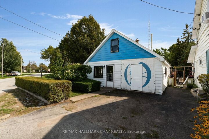 7 Caroline Street E — photo 1
