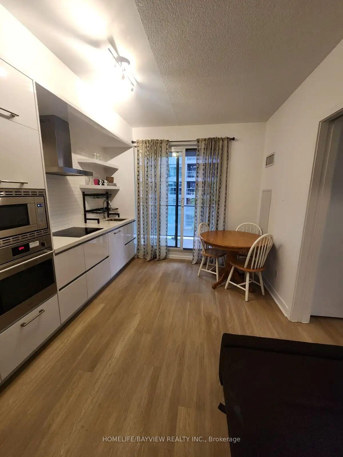 Property Photo:  2221 Yonge Street 406  ON M4S 0B8 