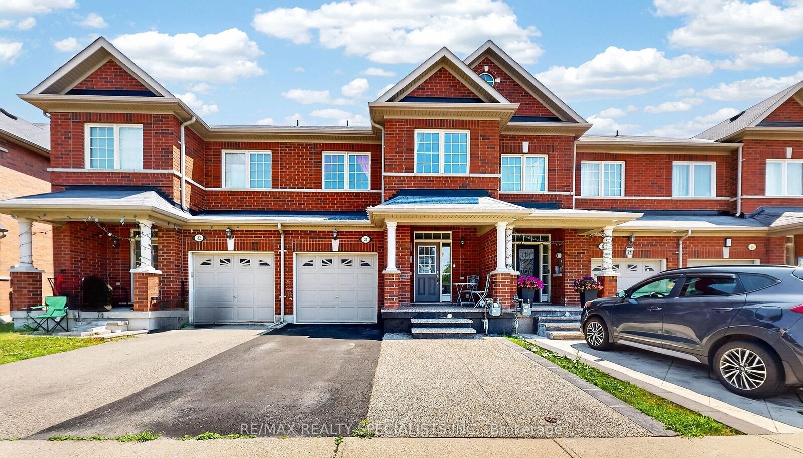 Property Photo: 30 Pendulum Circle ON L6R 3N6