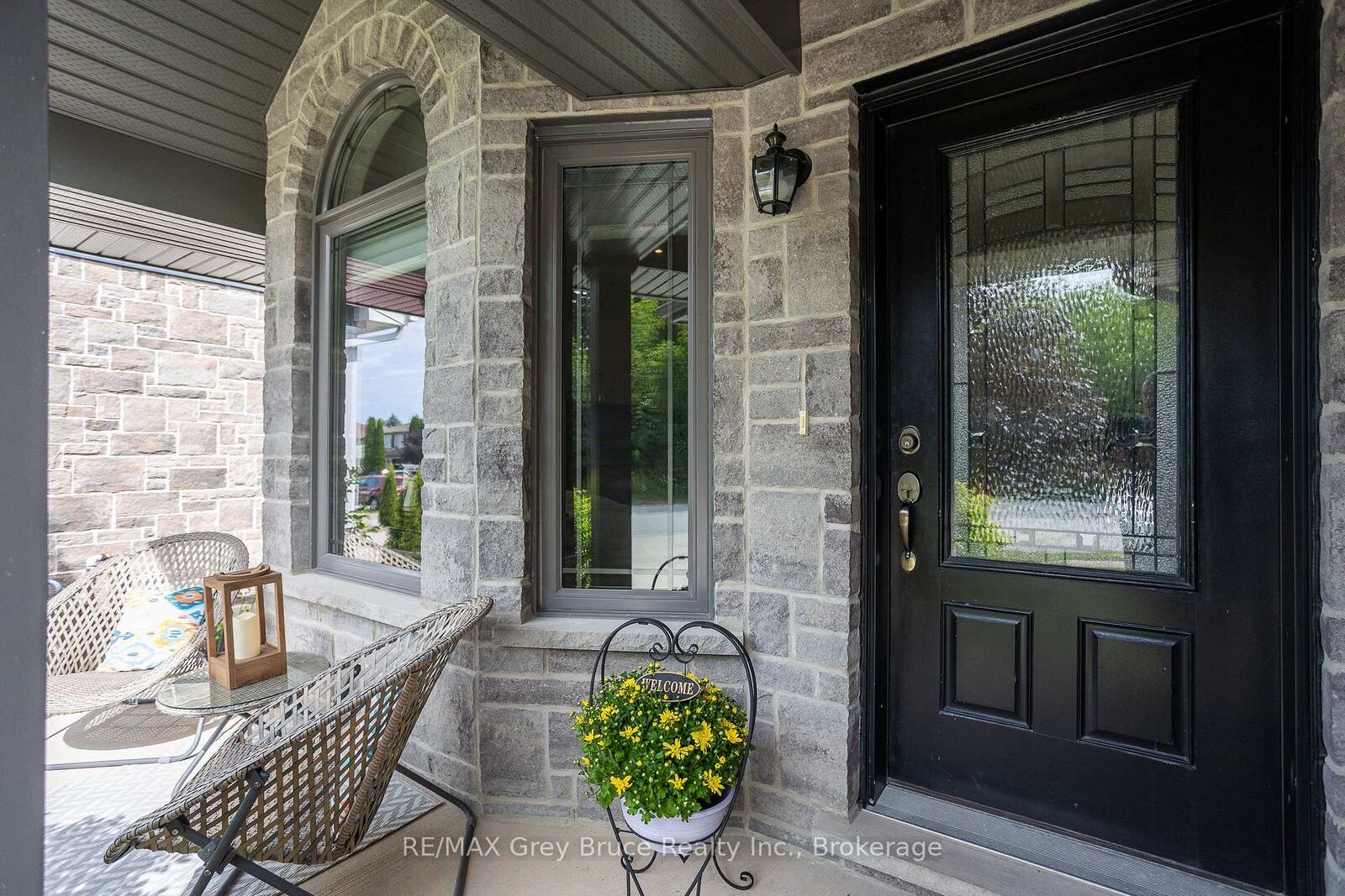 Property Photo:  2591 7th Avenue E  ON N4K 6V1 