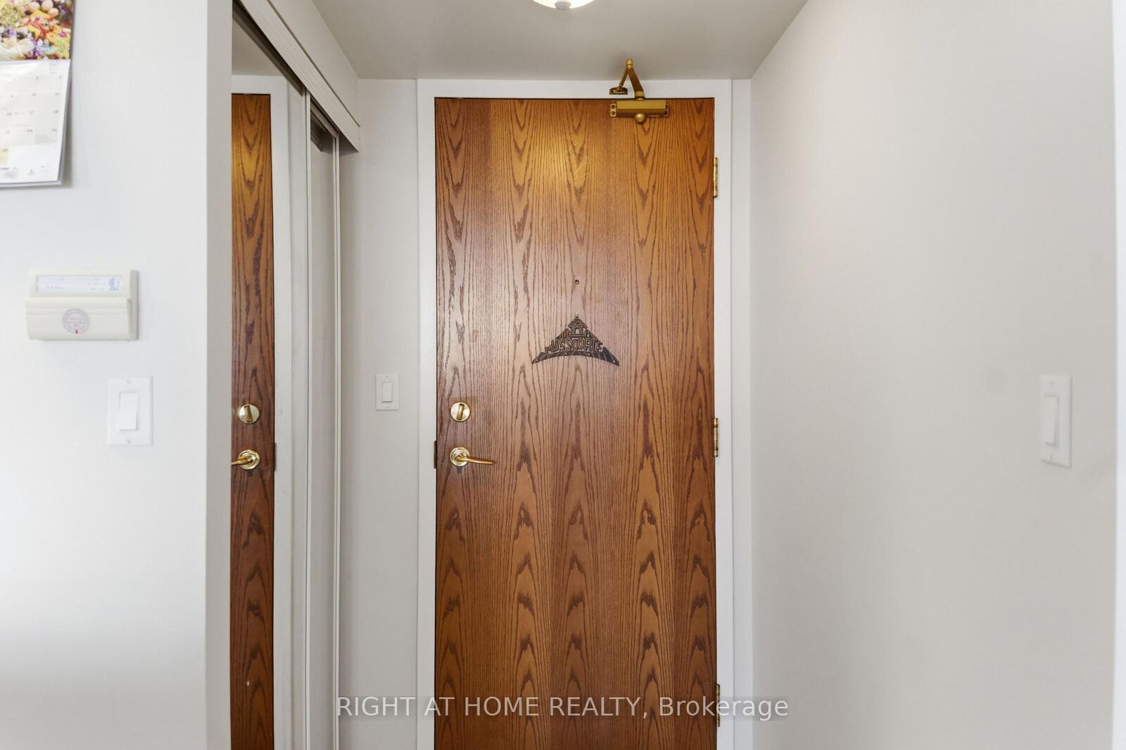 Property Photo: 4879 Kimbermount Avenue 607 ON L5B 0H8