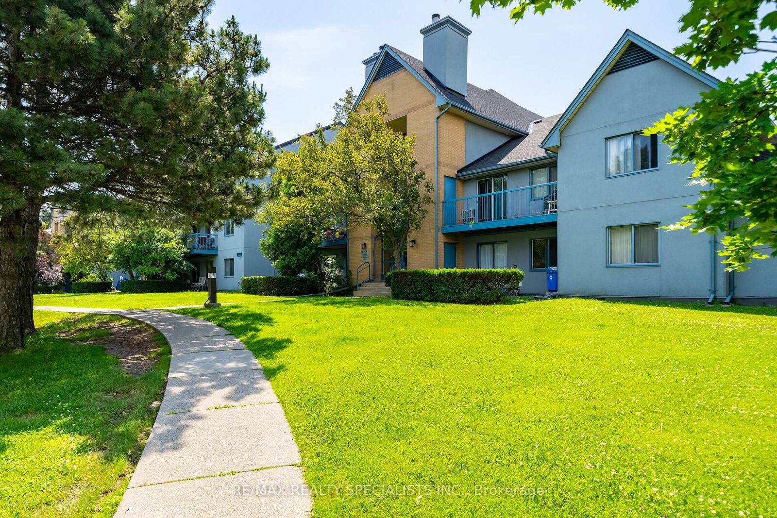 Property Photo:  95 Trailwood Drive 612  ON L4Z 3L2 