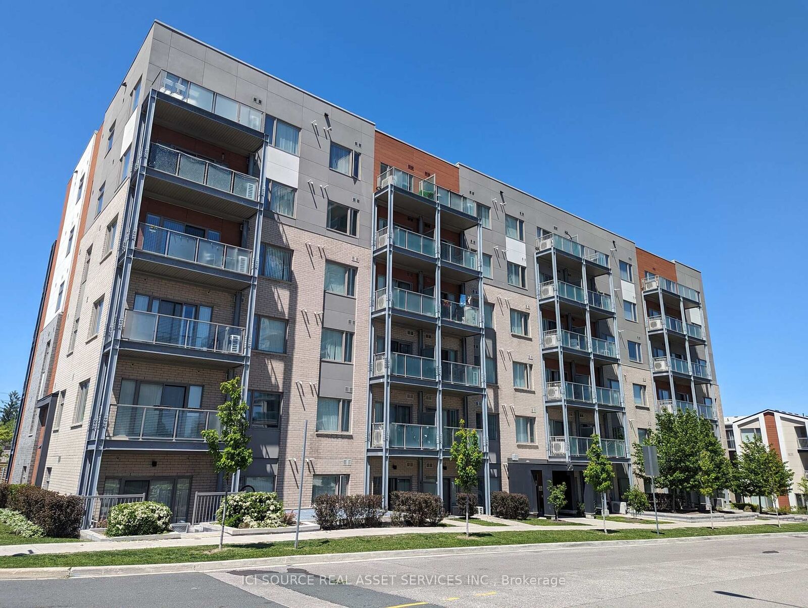 Property Photo:  20 Orchid Place Drive 209  ON M1B 0E1 