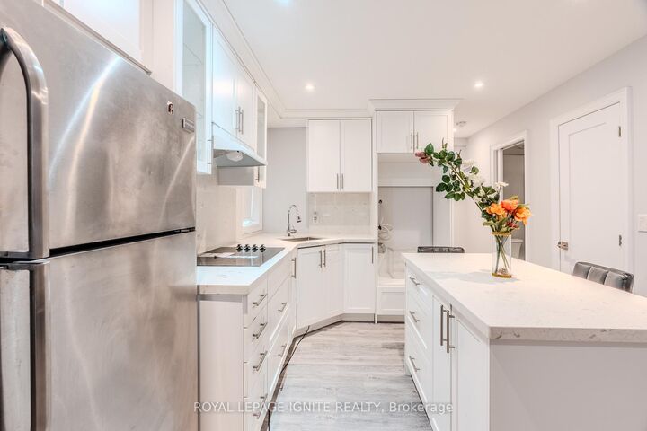 Property Photo: 7 Picasso Drive ON L6P 3L5