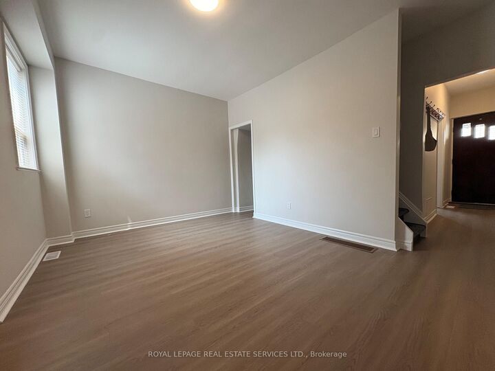 Property Photo:  5 Henderson Avenue  ON M6J 2B6 