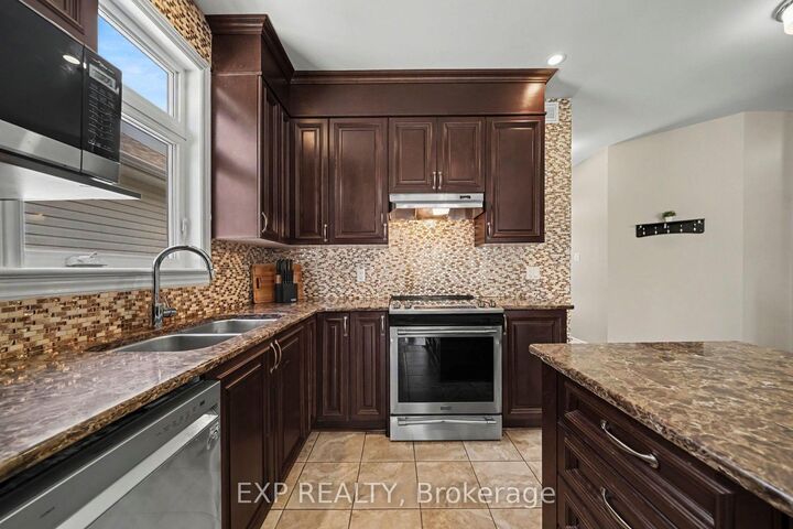 Property Photo:  279 Brambling Way  ON K2J 6E3 