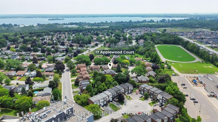 Property Photo:  17 Applewood Court  ON K8V 6J3 
