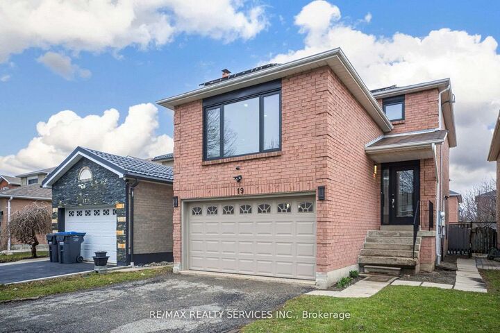 Property Photo: 19 Wayne Nicol Drive ON L6X 3Z2