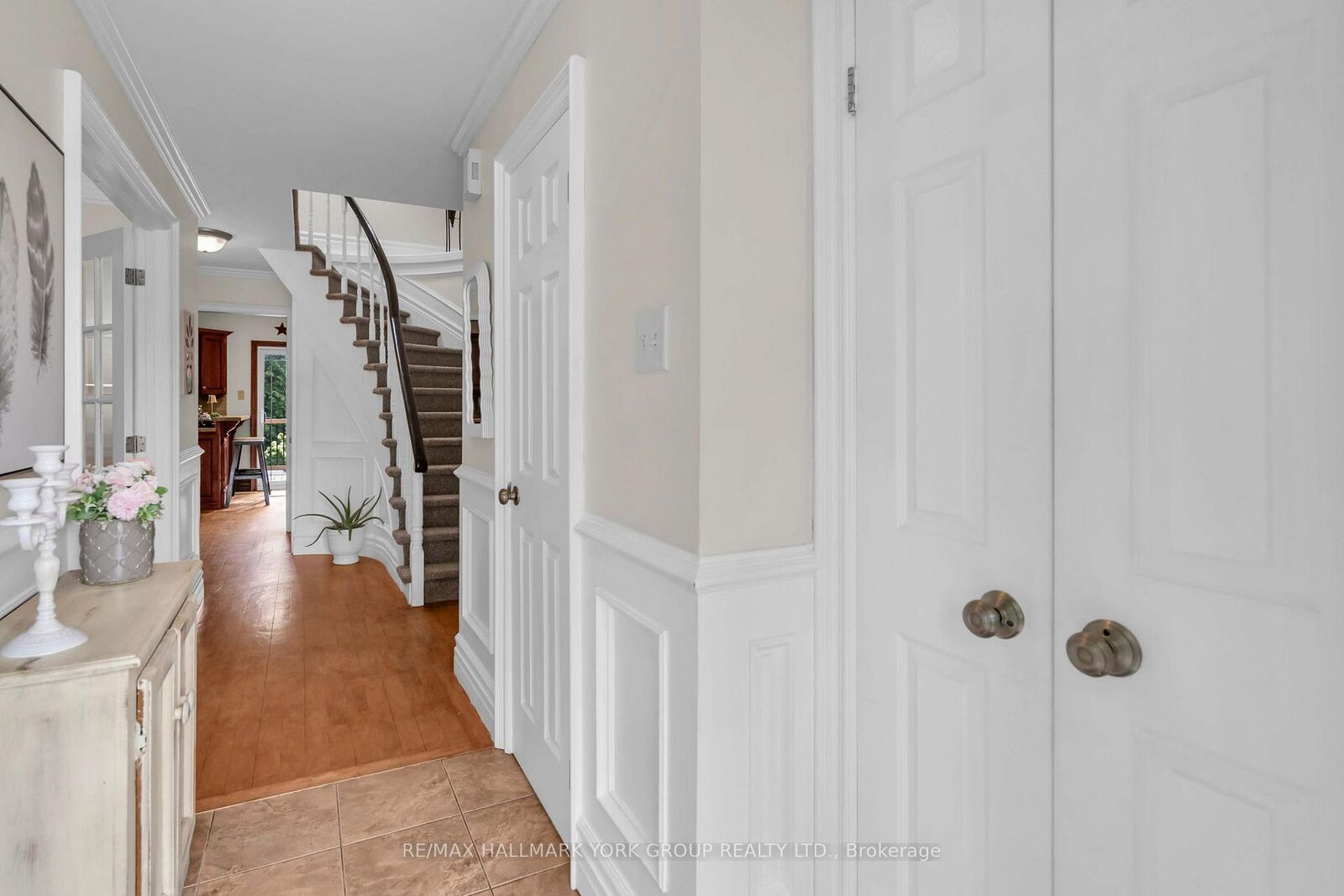 Property Photo: 606 Haines Road ON L3Y 6V5