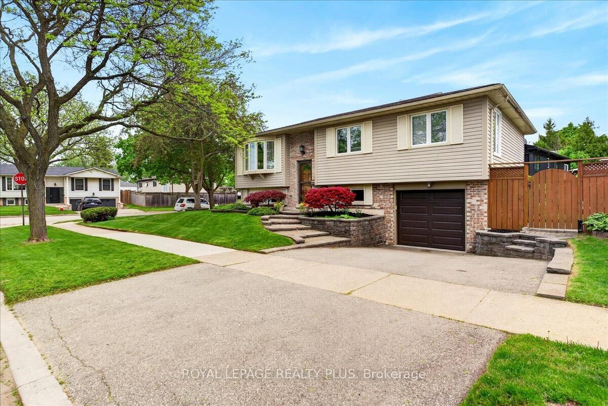 Property Photo:  4452 Delaney Drive  ON L7L 5J2 
