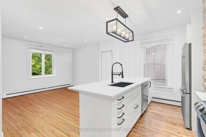 Property Photo: 179 Cathcart Street ON K1N 5C1