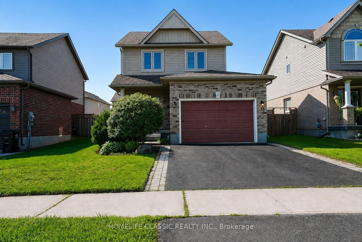 Property Photo: 5 Irwin Crescent ON L9R 0G6