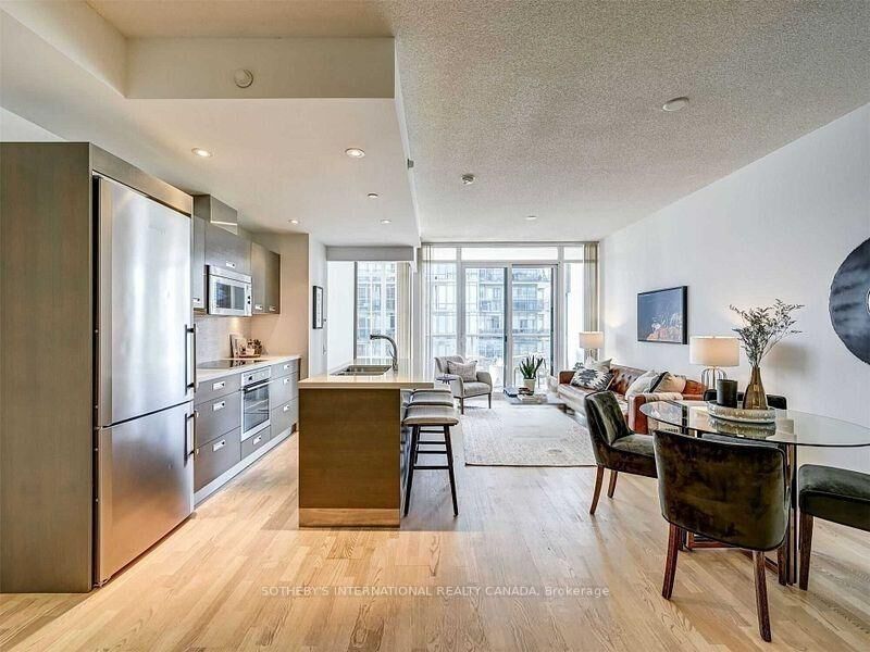 Property Photo:  88 Park Lawn Road 2710  ON M8Y 0B5 