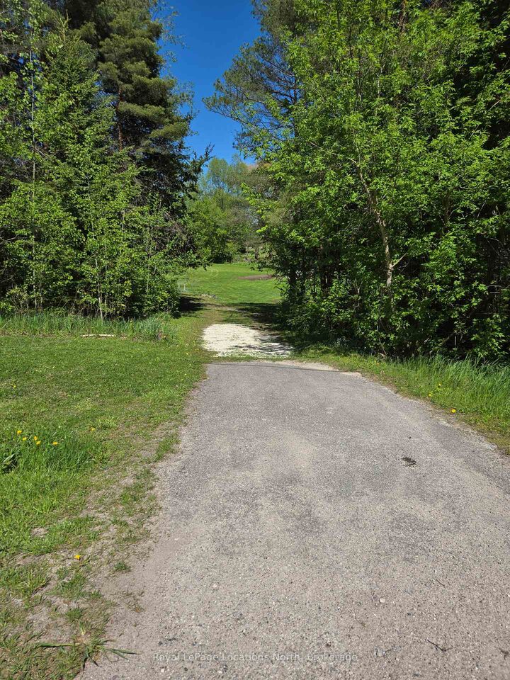 Property Photo: 217 Dominion Drive ON L0M 1S0