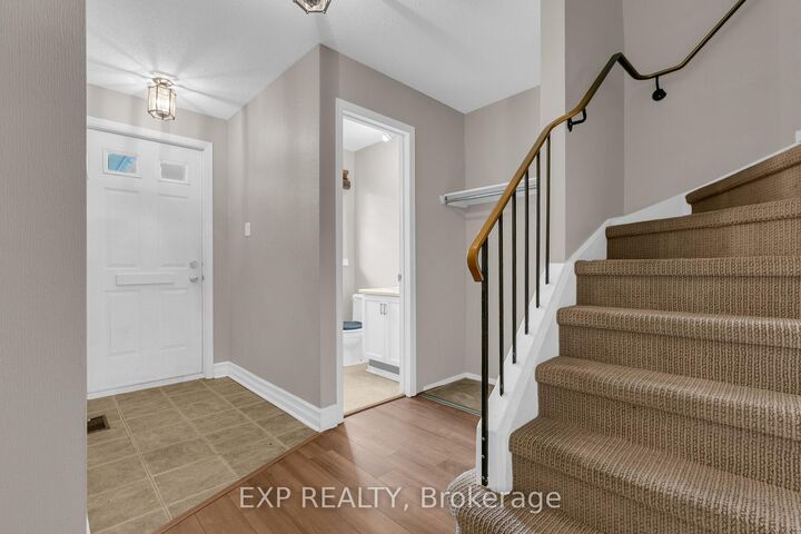 Property Photo:  7 Sundback Lane  ON K2L 2W9 