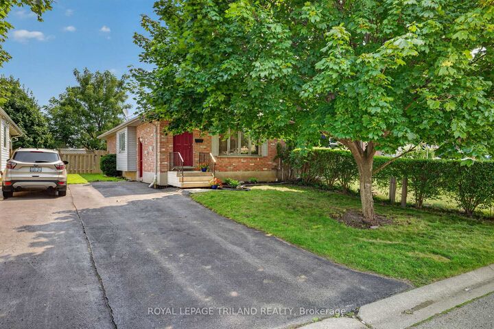 Property Photo: 7 Fanjoy Drive ON N5R 6B2