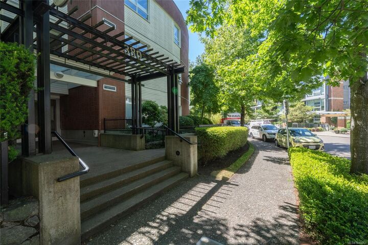 Property Photo:  380 Waterfront Cres #201  BC V8T 5K3 