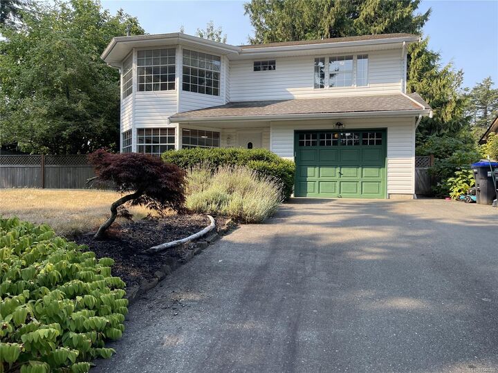 Property Photo: 1333 Carmel Pl BC V9P 9B8