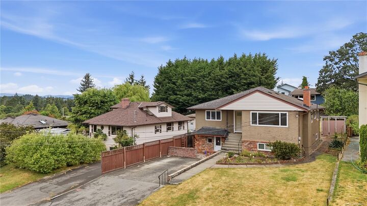 Property Photo: 560 Mountfield St BC V8X 1Y8