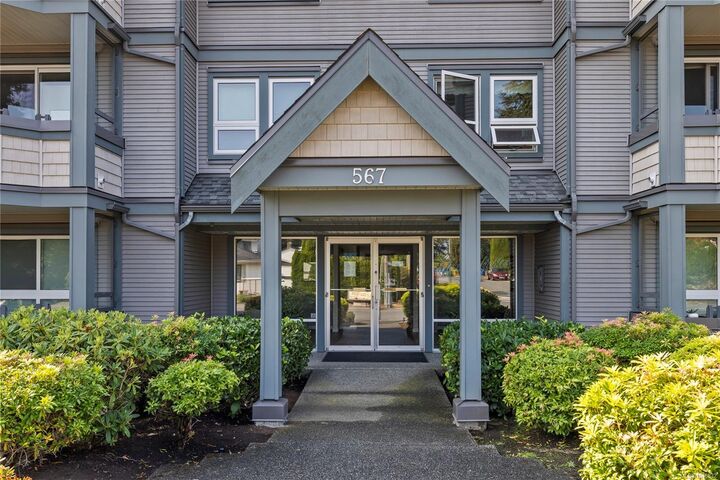 Property Photo: 567 Townsite Rd BC V9K 1K9
