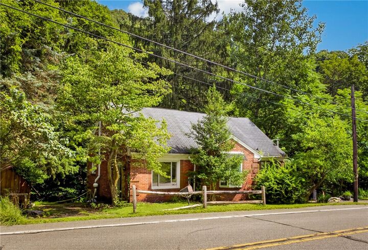 Property Photo:  290 Sewickley Oakmont Rd  PA 15237 